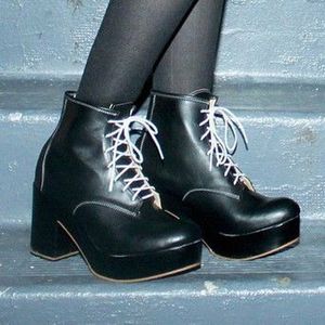 Deandri 'Gertie' boots